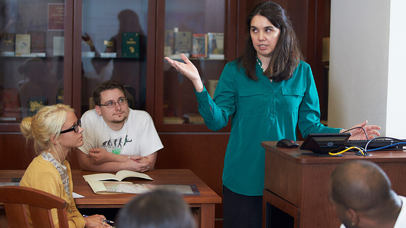 Librarian presenting to students for an educational workshop