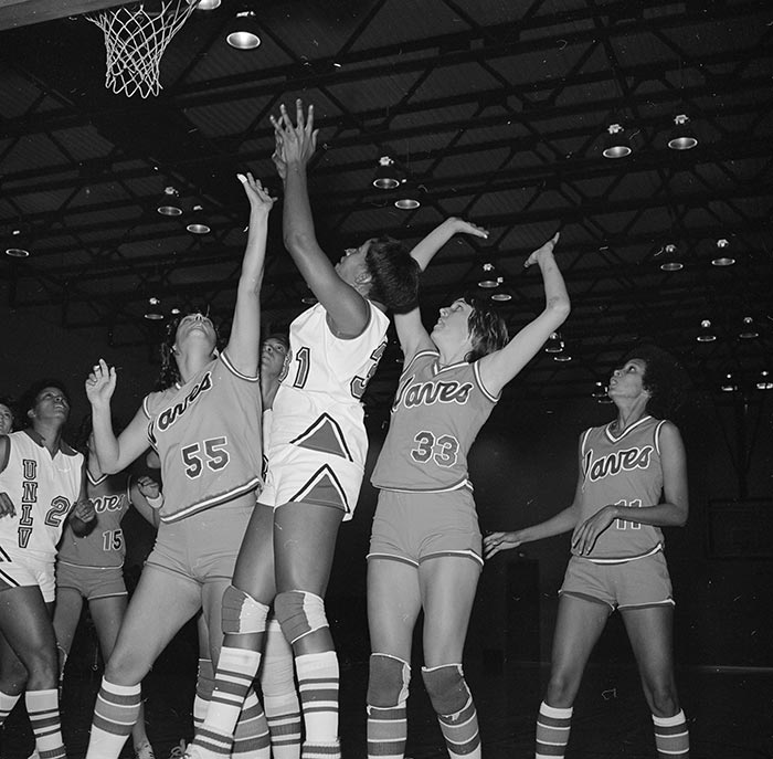 Photograph of UNLV women's basketball game against Pepperdine University from the UNLV Creative Services Records (PH-00388).